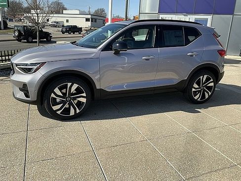 New 2026 Volvo XC40 B5 Plus w/ Climate Package image 11