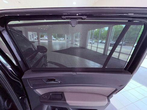 Used 2022 Volkswagen Atlas SEL Premium AWD/4WD image 17