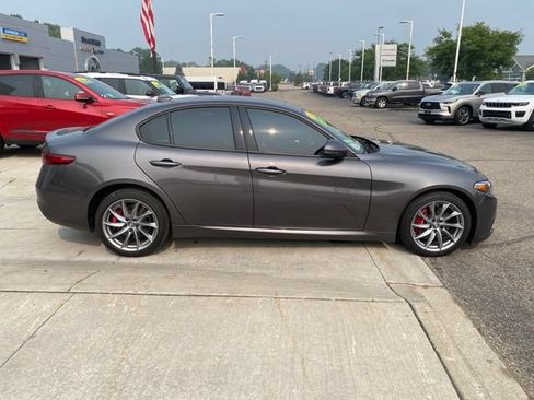 Used 2023 Alfa Romeo Giulia Sprint AWD/4WD image 2