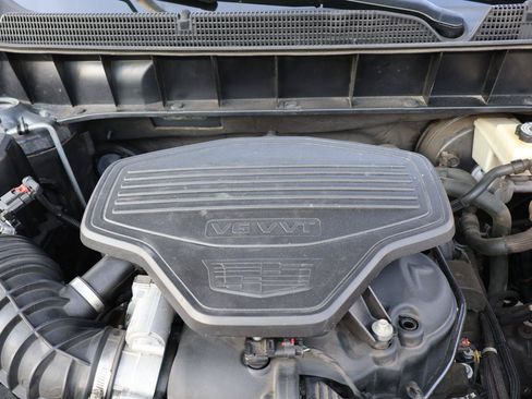 Used 2017 Cadillac XT5 FWD image 17