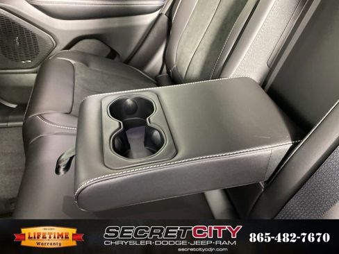 New 2026 Jeep Grand Cherokee Altitude image 29