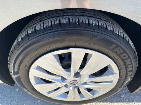 Used 2024 Nissan Sentra S image 25