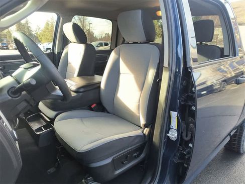 Used 2023 RAM 1500 Classic SLT image 11