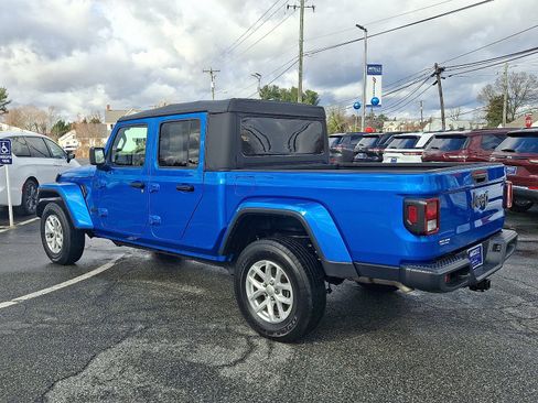 Certified 2023 Jeep Gladiator Sport image 4