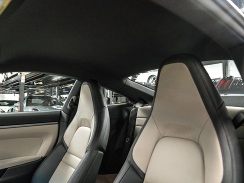 Used 2025 Porsche 911 Carrera image 17