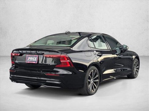 Used 2023 Volvo S60 T8 Plus image 5
