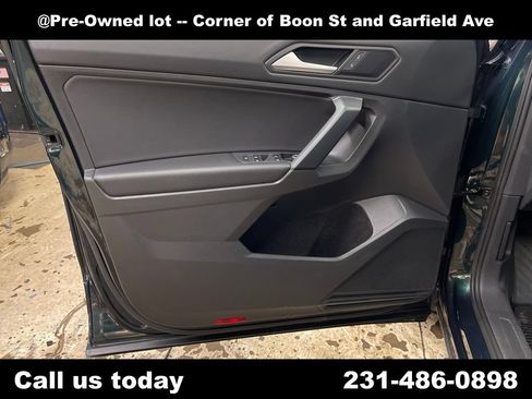 Used 2019 Volkswagen Tiguan SE w/ Panoramic Sunroof Package AWD/4WD image 15
