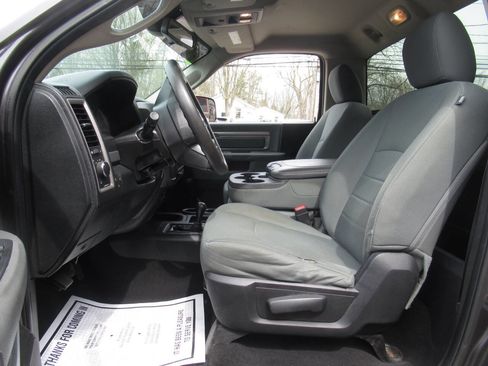 Used 2015 RAM 2500 Tradesman w/ Chrome Appearance Group image 16