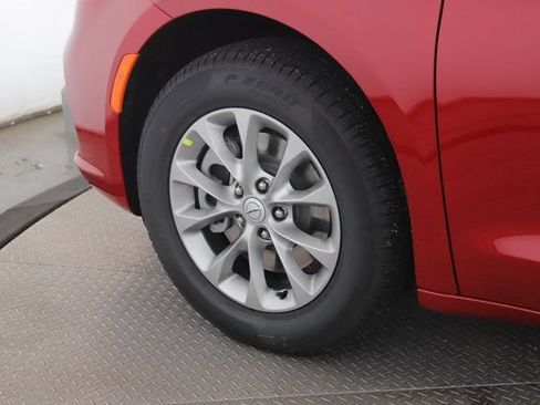 New 2026 Chrysler Pacifica Select AWD/4WD image 13