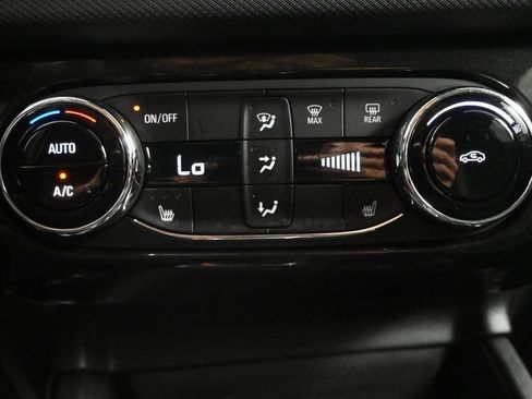 Used 2025 Chevrolet TrailBlazer LT w/ Convenience Package FWD image 13