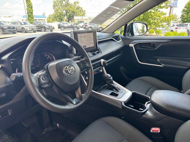 Used 2025 Toyota RAV4 LE AWD/4WD image 10