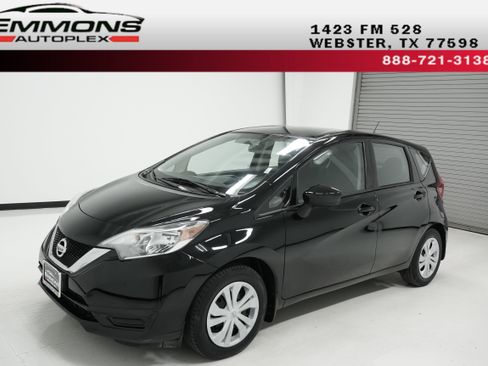 Used 2018 Nissan Versa Note SV image 1