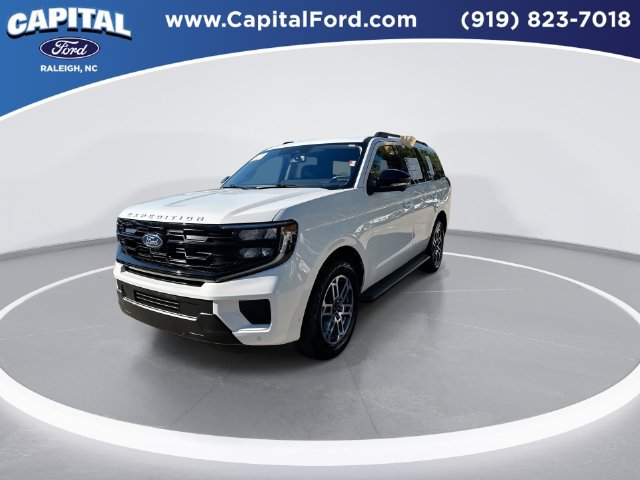 Certified 2025 Ford Expedition Active AWD/4WD image 4