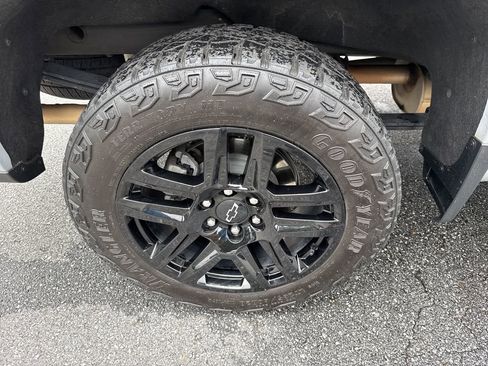 Used 2024 Chevrolet Silverado 1500 LT Trail Boss w/ LT Trail Boss Premium Package AWD/4WD image 18