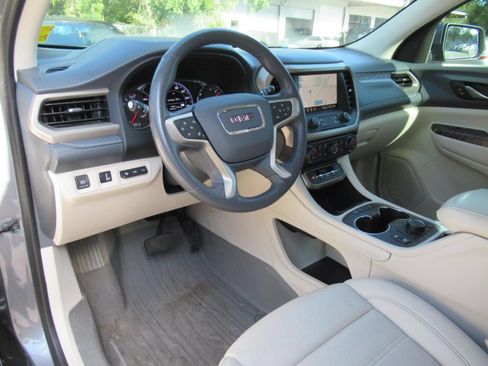 Used 2021 GMC Acadia Denali w/ Denali Technology Package FWD image 18