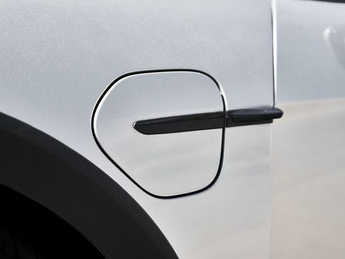 Used 2022 Porsche Taycan 4 Cross Turismo image 8