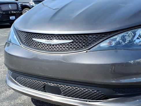 Used 2023 Chrysler Voyager LX FWD image 35