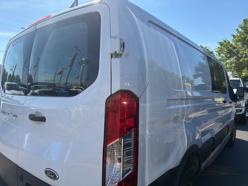 Used 2022 Ford Transit 250 Low Roof RWD image 4