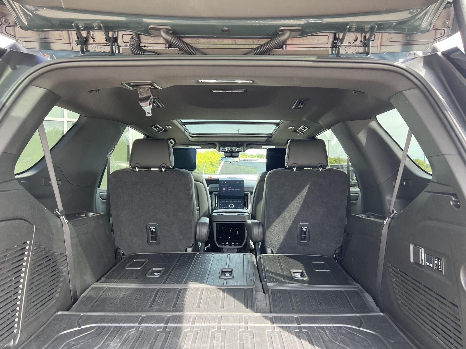 Used 2026 GMC Yukon AT4 Ultimate w/ LPO, Floor Liner Package AWD/4WD image 16