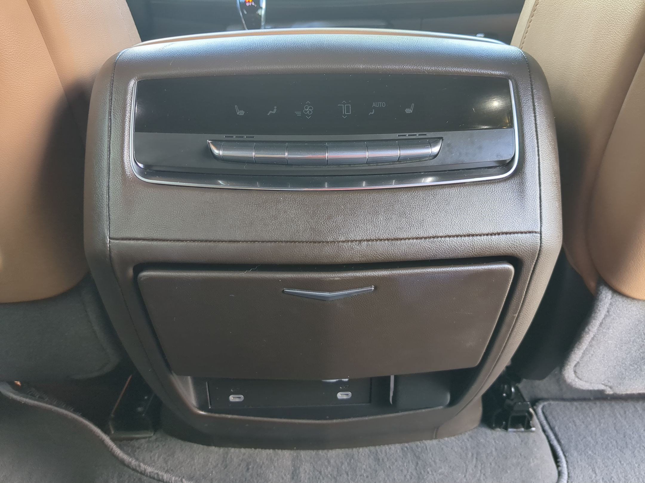 Certified 2023 Cadillac Escalade Premium Luxury AWD/4WD image 32