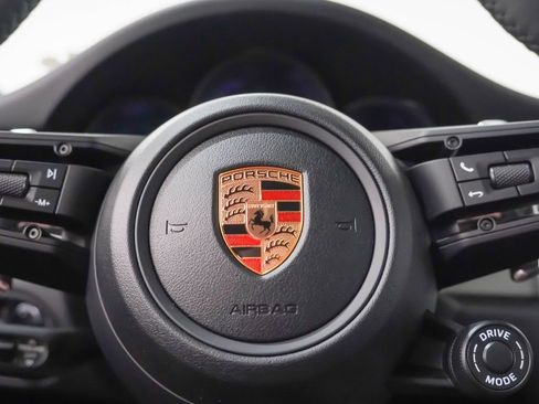 Certified 2026 Porsche Macan AWD/4WD image 26