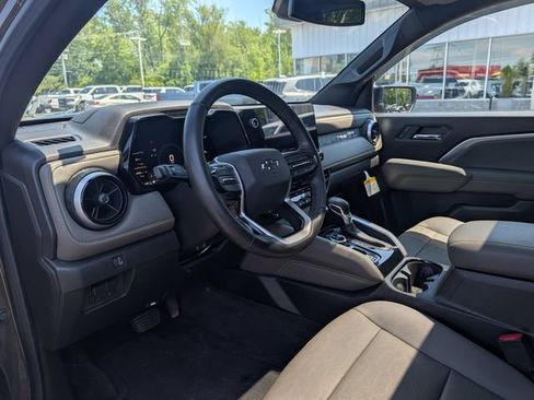 Used 2024 Chevrolet Colorado ZR2 w/ ZR2 Convenience Package III AWD/4WD image 16