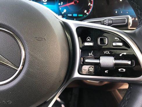 Certified 2022 Mercedes-Benz GLS 450 4MATIC image 23