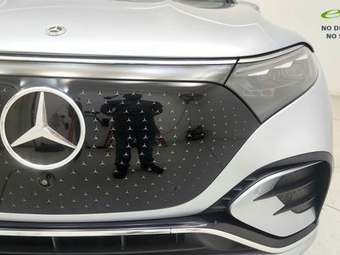 Used 2023 Mercedes-Benz EQS 580 4MATIC SUV image 25