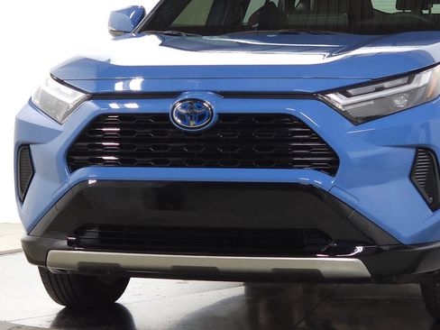 Used 2023 Toyota RAV4 SE w/ Convenience Package AWD/4WD image 3