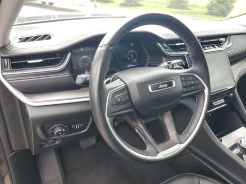 Used 2022 Jeep Grand Cherokee L Limited AWD/4WD image 12