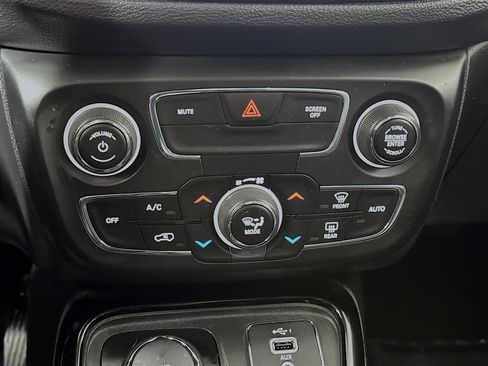 Used 2019 Jeep Compass Limited image 15