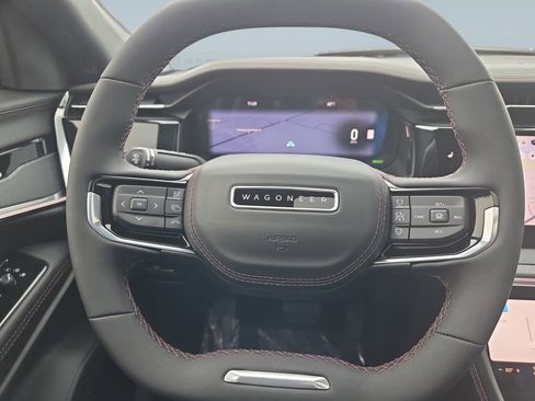 Used 2025 Jeep Wagoneer S Limited image 11