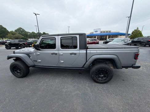 Used 2020 Jeep Gladiator Sport w/ Quick Order Package 24S AWD/4WD image 14