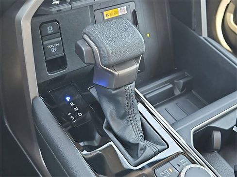 Used 2024 Toyota Tundra Limited image 24