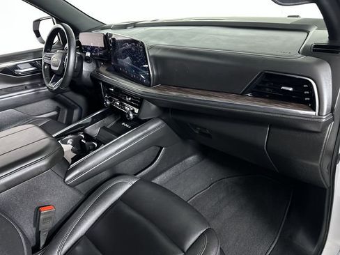 Used 2025 Chevrolet Tahoe LT AWD/4WD image 30