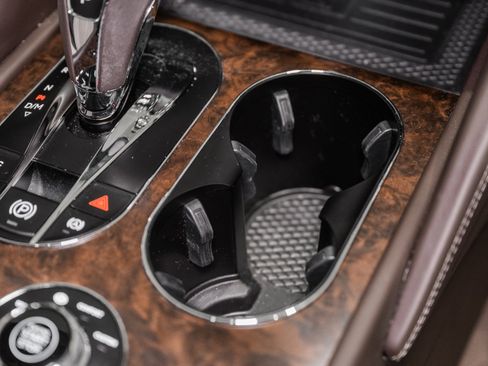 Used 2023 Bentley Bentayga Azure image 48