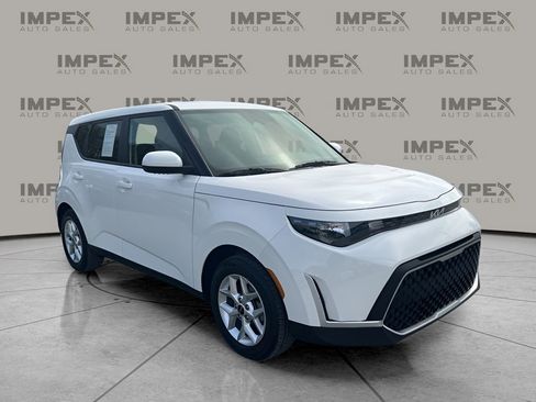 Used 2024 Kia Soul LX w/ Option Group 015 image 7