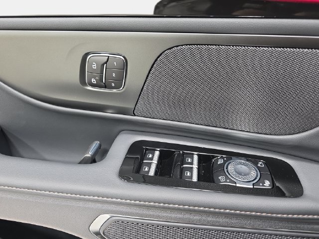 New 2026 Lincoln Nautilus Premier w/ Jet Appearance Package AWD/4WD image 25