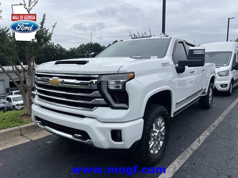 Used 2024 Chevrolet Silverado 2500 High Country w/ High Country Premium Package AWD/4WD image 1