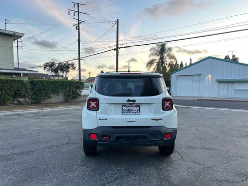 Used 2018 Jeep Renegade Trailhawk image 28