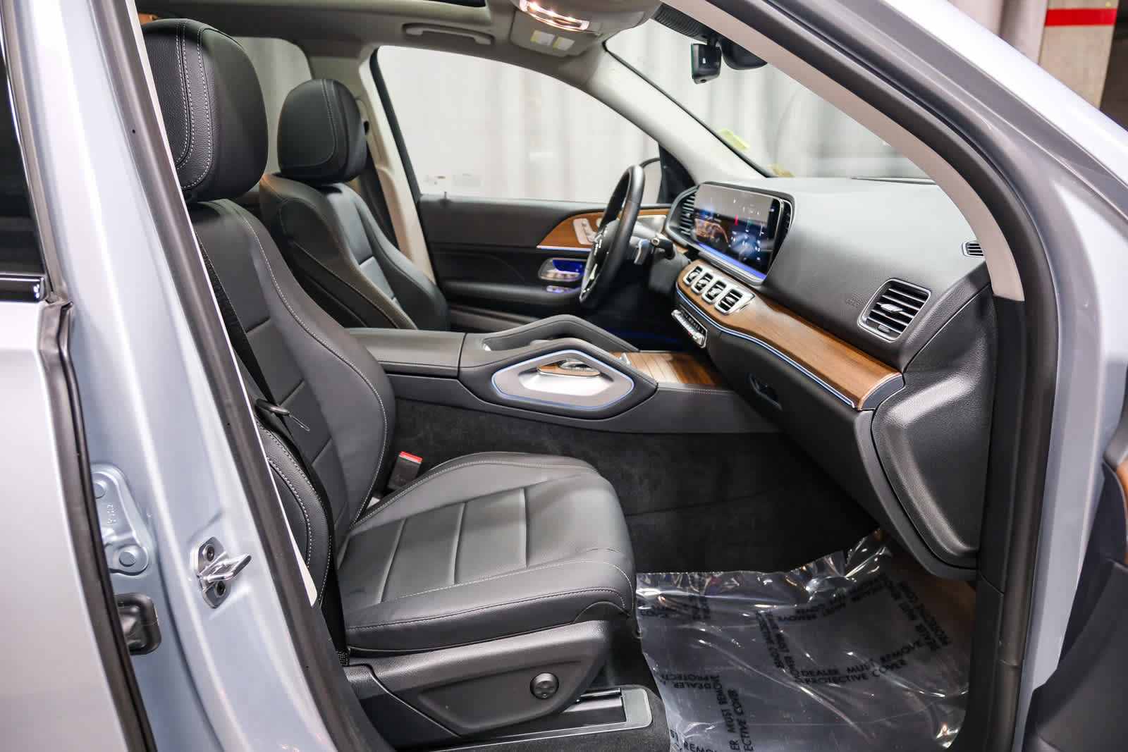 Used 2026 Mercedes-Benz GLE 450e 4MATIC w/ AMG Line Exterior image 22