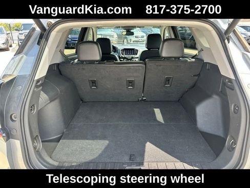 Used 2024 GMC Terrain SLT image 27