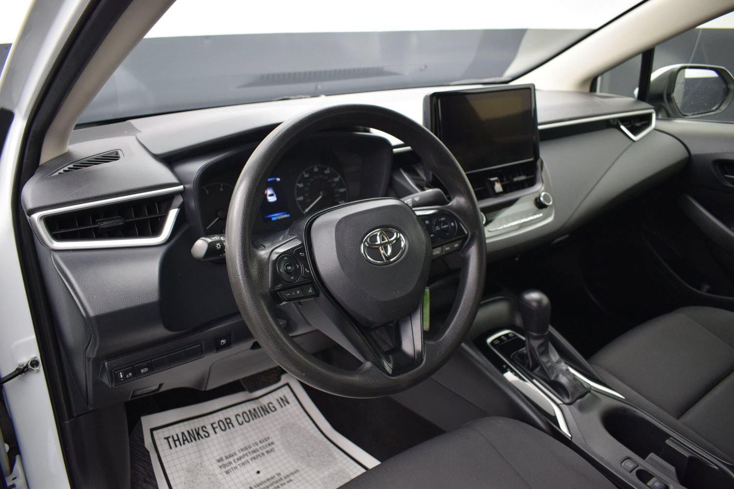 Used 2025 Toyota Corolla LE FWD image 16