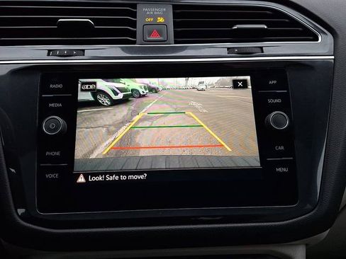 Used 2022 Volkswagen Tiguan SE R-Line image 20