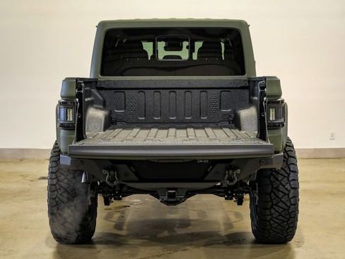 Used 2025 Jeep Gladiator Sport AWD/4WD image 39
