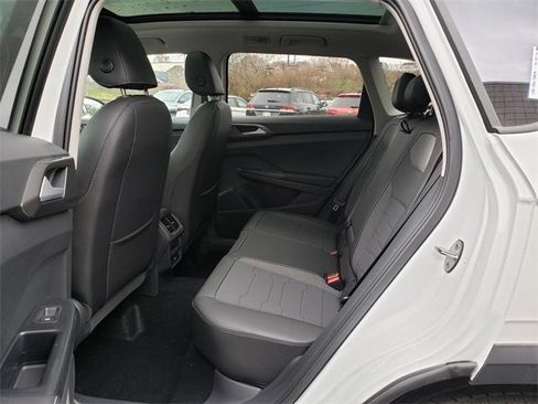 New 2025 Volkswagen Taos SE image 8