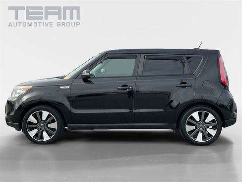 Used 2016 Kia Soul ! w/ Premium Package image 4