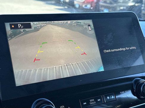 Used 2021 Nissan Armada SV image 22