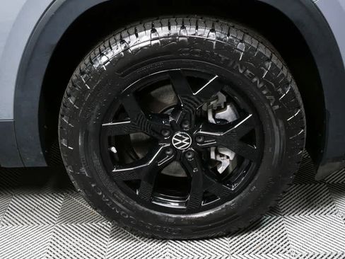 Certified 2024 Volkswagen Atlas Peak Edition SEL AWD/4WD image 6