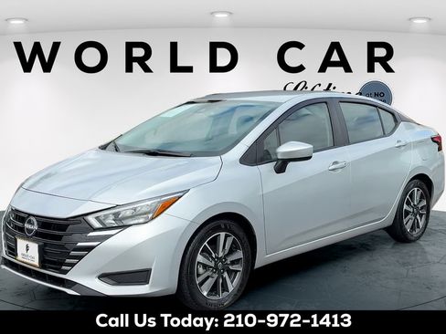 Used 2025 Nissan Versa SV FWD image 7